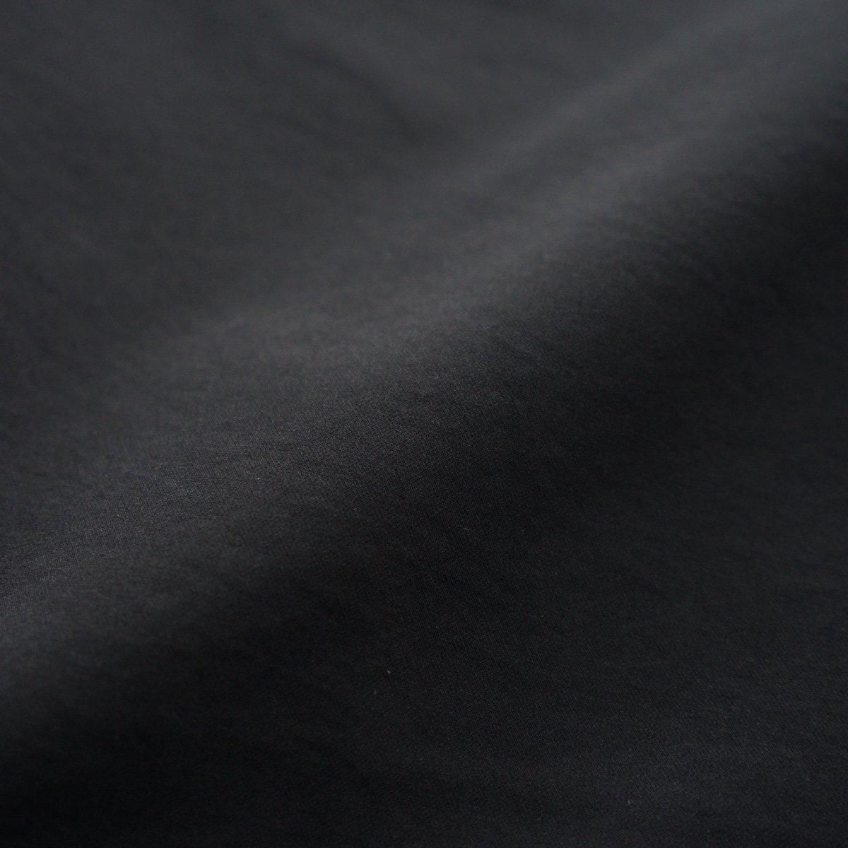 ONE TUCK TAPERED STRETCH PANTS