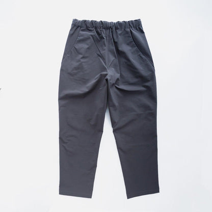 ONE TUCK TAPERED STRETCH PANTS