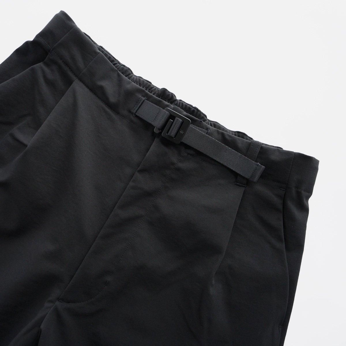 ONE TUCK TAPERED STRETCH PANTS