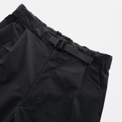ONE TUCK TAPERED STRETCH PANTS
