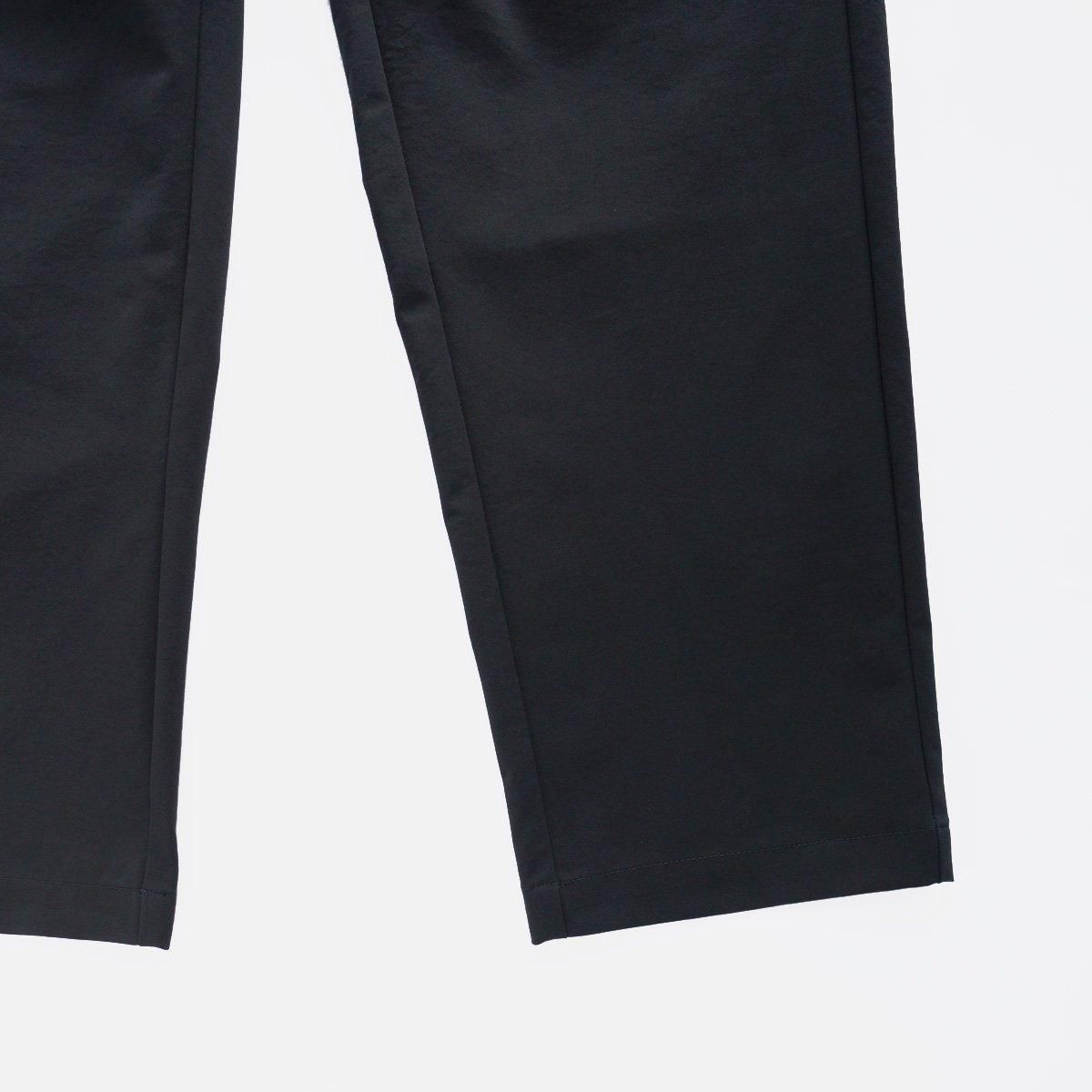 ONE TUCK TAPERED STRETCH PANTS