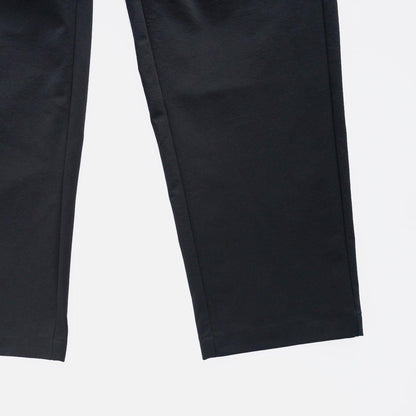 ONE TUCK TAPERED STRETCH PANTS