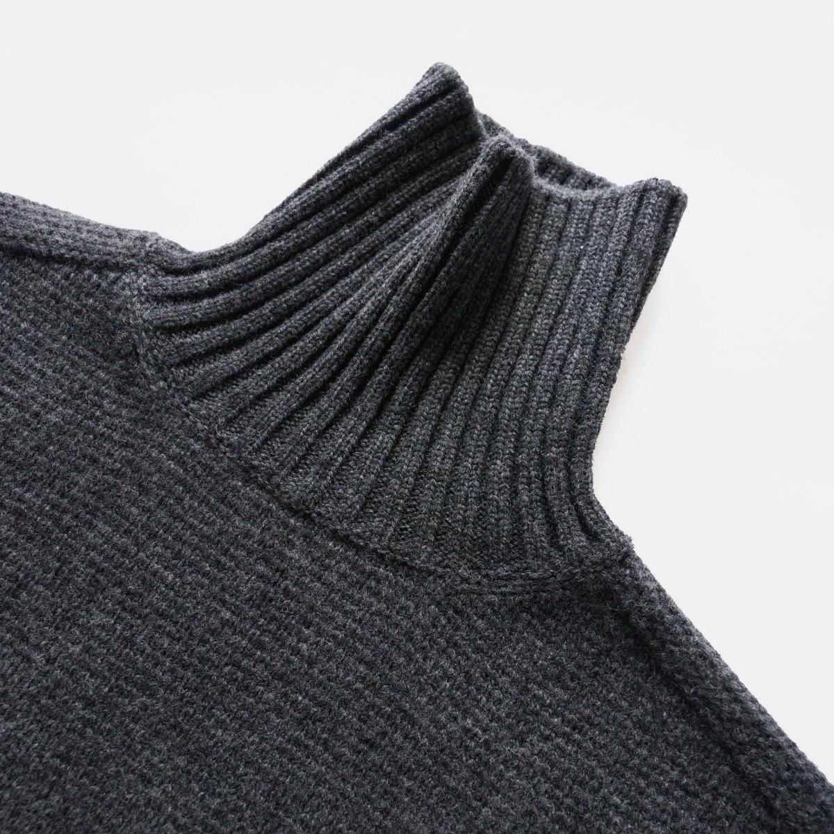 Lot.527 ARC TURTLENECK SWEATER