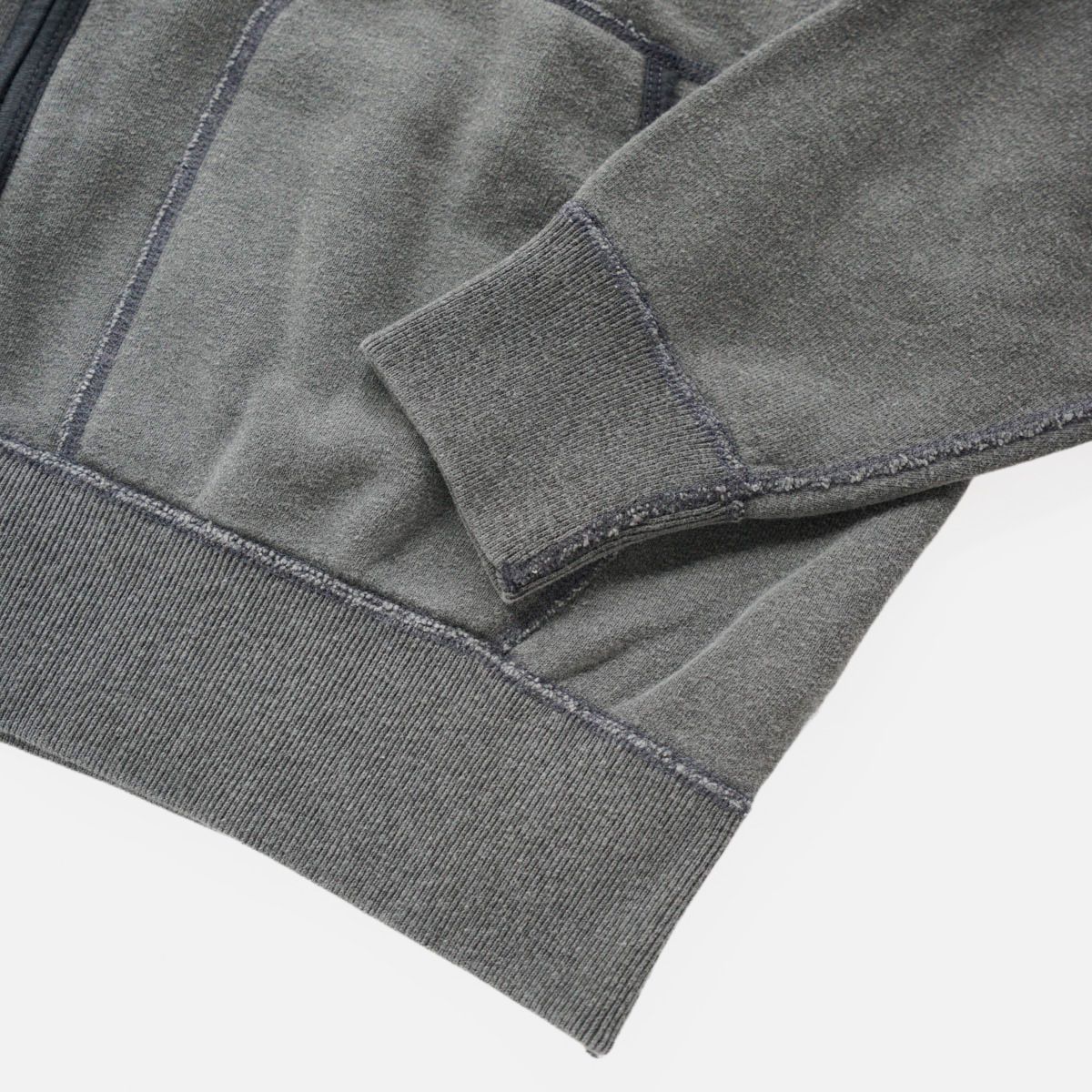 ZIP UP SWEATSHIRT