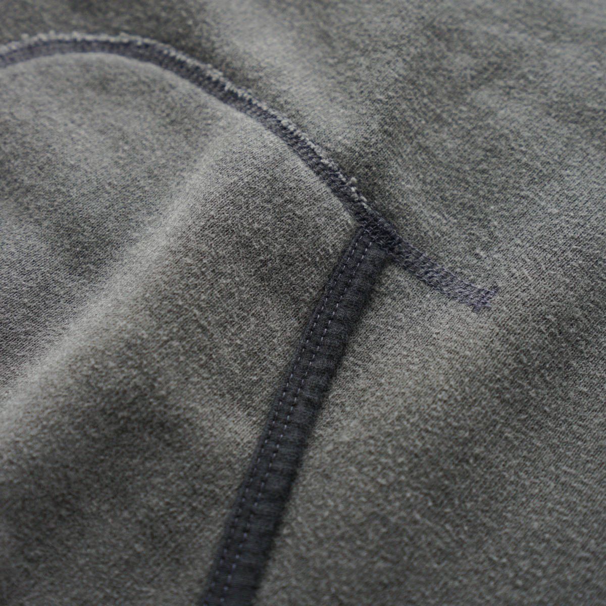 ZIP UP SWEATSHIRT