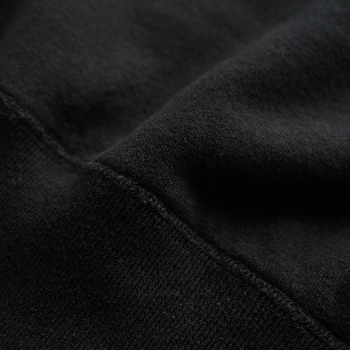 CREWNECK SWEATSHIRTS