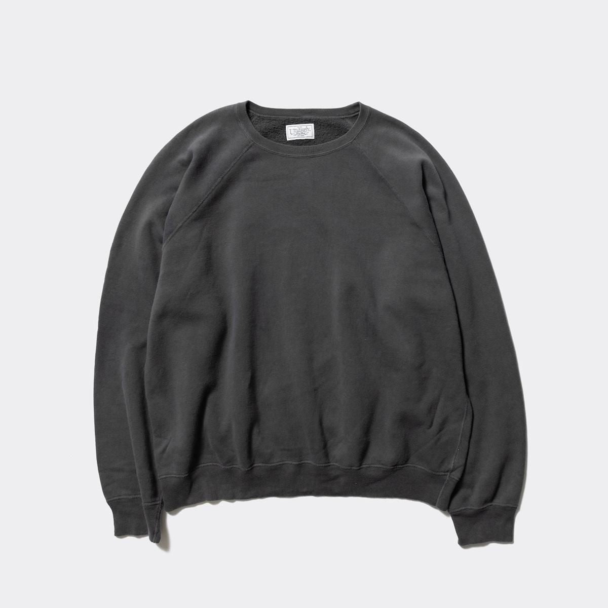 UNLIKELY RAGLAN SLEEVE CREW